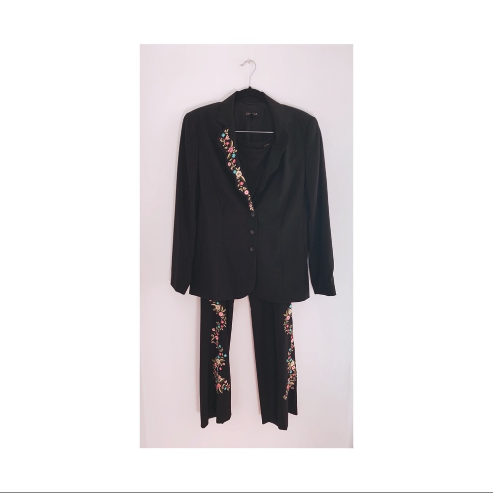 Vintage ESCADA 90s Embroidered Floral Black Suit